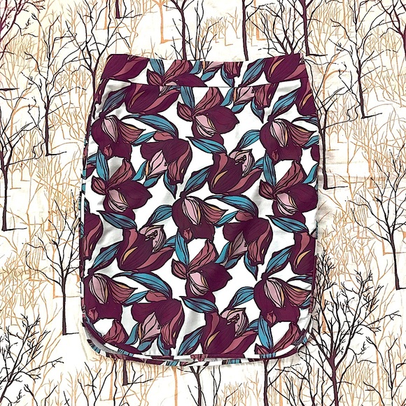 HP🎉 NWOT LOFT Gorgeous Floral Pencil Skirt Size 6 - Picture 2 of 13